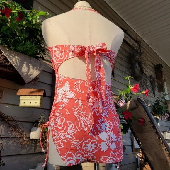 BEACH HOUSE ♡ Gorgeous Coral 'n White Strap(Less) Tie Back Adj Swimsuit 12